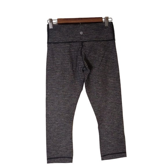 Lululemon Capri Leggings Athletic Workout Yoga Pants Gray Waist Size 26‎ - Picture 4 of 6